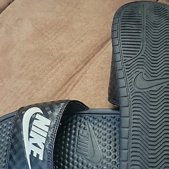 Nike Slides Size 6 - Picture 2 of 2